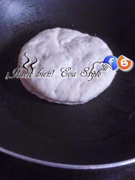 Bocadillo de pan de pita casero