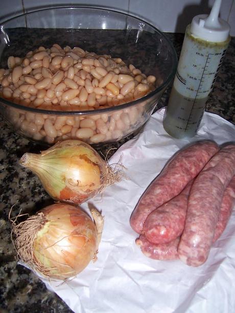 BUTIFARRA CON ALUBIAS o BOTIFARRA AMB MONGETES