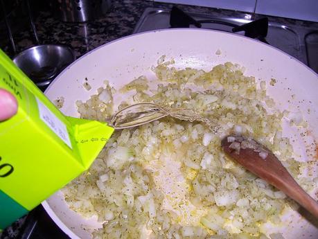 BUTIFARRA CON ALUBIAS o BOTIFARRA AMB MONGETES