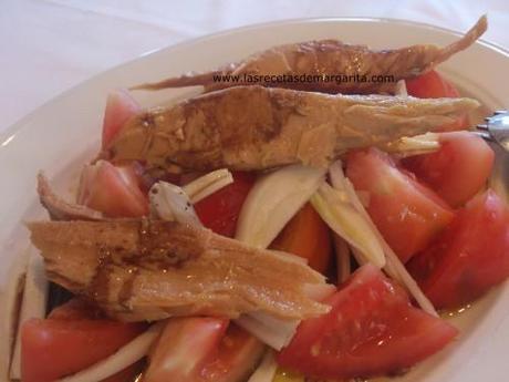 ensalada y1 Ensalada de tomate y lomos de atún-Receta fácil