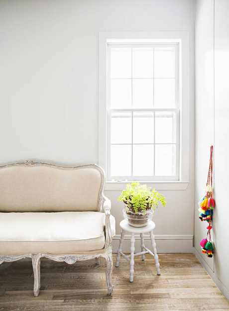 Casa Rustica en Blanco y Color / Rustic House, White and Color