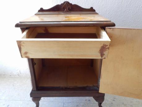 Mesita de noche azul