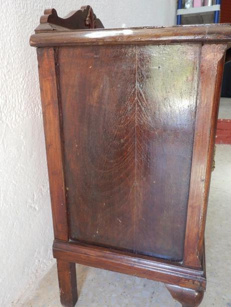 Mesita de noche azul