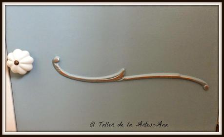 Mesita de noche azul