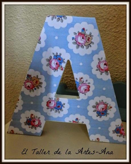 Mesita de noche azul