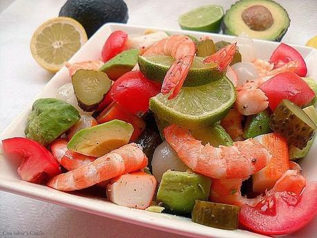 Salpicón de aguacate y langostinos
