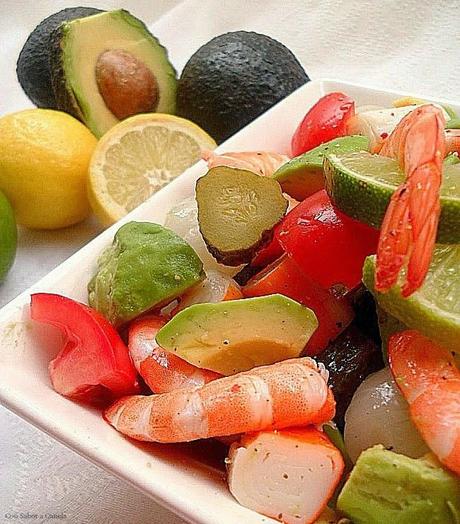 Salpicón de aguacate y langostinos