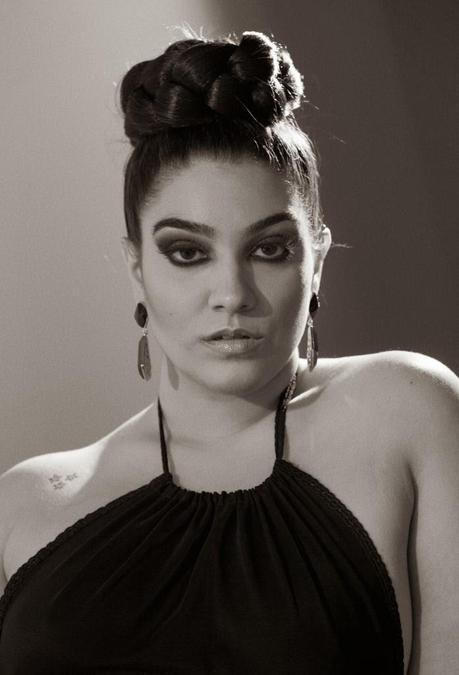 Nadia Aboulhosn - Las curvas de tu autoestima