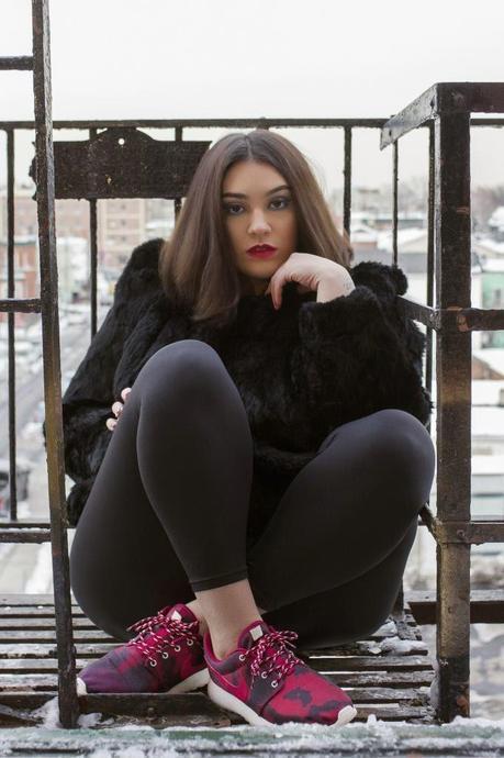 Nadia Aboulhosn - Las curvas de tu autoestima