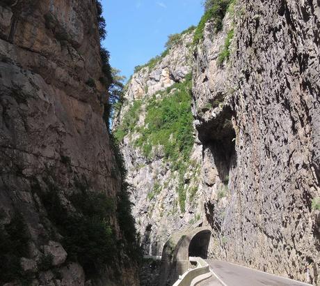 Garganta del río . Foto que por desgracia no hace justicia a la realidad.