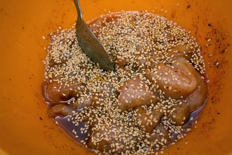 Pollo agridulce con piña y cilantro al estilo chino