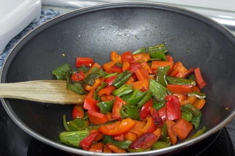 Pollo agridulce con piña y cilantro al estilo chino