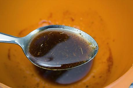 Pollo agridulce con piña y cilantro al estilo chino