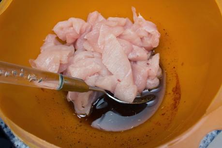 Pollo agridulce con piña y cilantro al estilo chino