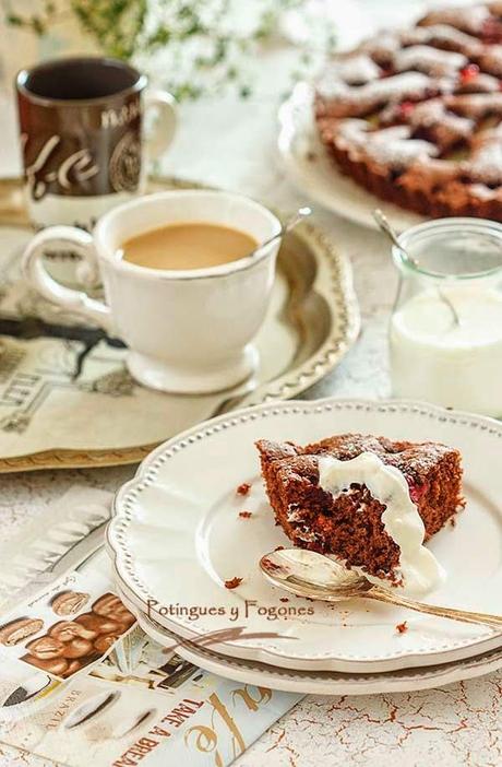 Tarta especiada de chocolate y piña