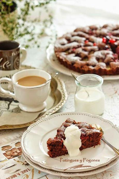 Tarta especiada de chocolate y piña