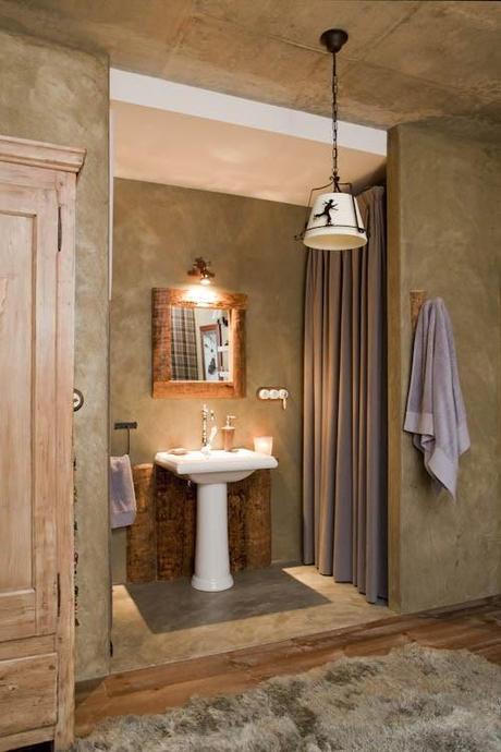 Casa Rustica en las Montanas de Andorra / Rustic House in Andorra