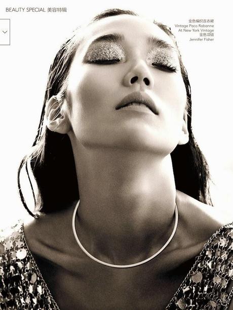 Glamour en la playa con Tao Okamoto