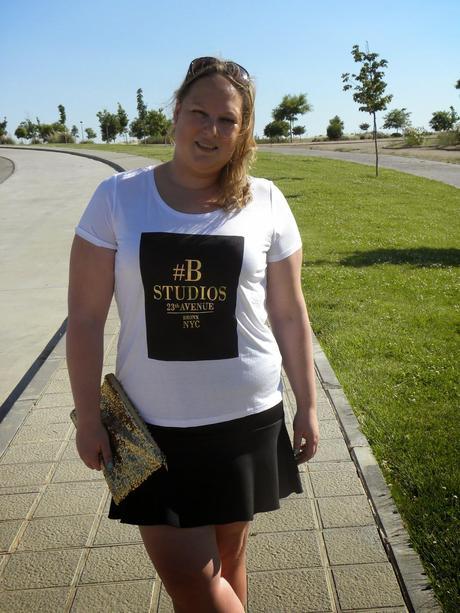 http://loslooksdemiarmario.blogspot.com.es/2014/06/outfit-las-faldas-examen.html