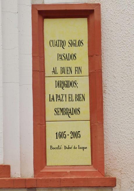 El retablo cerámico del Cristo del Buen Fin.