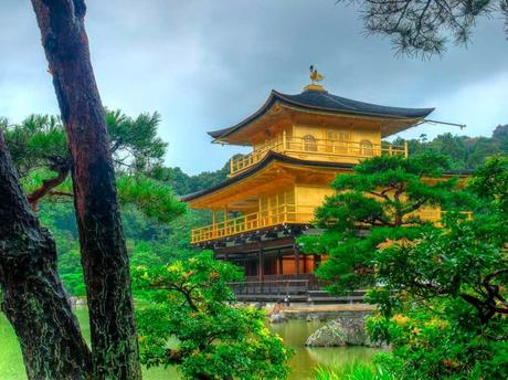 Golden Pavilion, Kinkaku. Japón