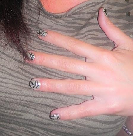 Starlight: Look, manicura y outfit