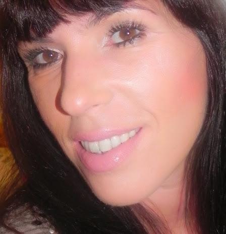 Starlight: Look, manicura y outfit