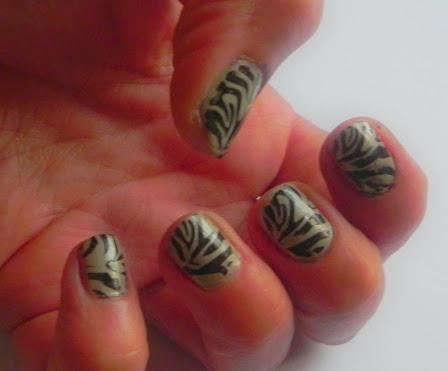 Starlight: Look, manicura y outfit