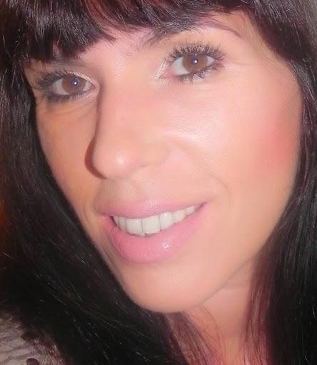 Starlight: Look, manicura y outfit