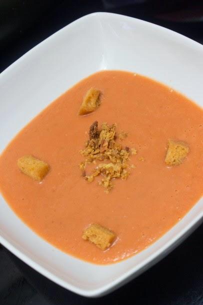 Gazpacho de fresas y sandía, gazpacho de melón y gazpacho de melocotón y naranja