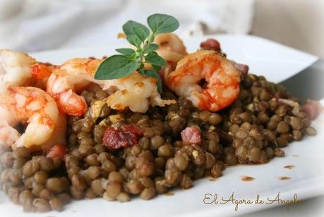 ENSALADA DE LENTEJAS CON GAMBONES Y JAMÓN