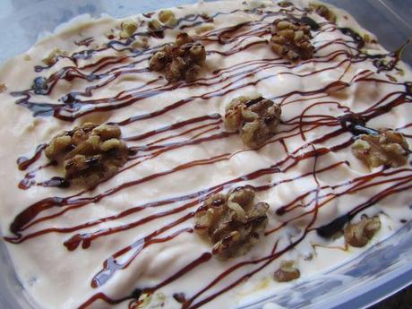 Helado de queso y nueces