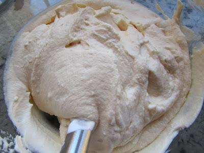 Helado de queso y nueces