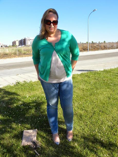 http://loslooksdemiarmario.blogspot.com.es/2014/06/outfit-el-poder-del-casual.html