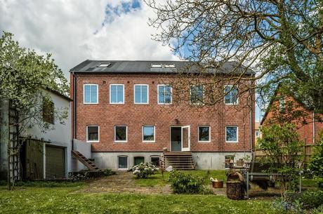 UNA ANTIGUA CARPINTERIA CONVERTIDA EN UNA CASA CON ALMA