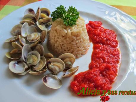 CUBILETE DE ARROZ BLANCO CON ALMEJAS