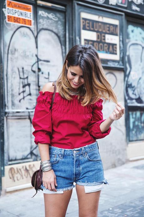 RED-Denim-Levis-Outfit-Street_Style-Dove-10