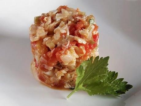 Desmigado de bacalao con tomate