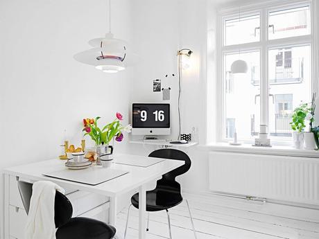 Decoracion de color blanco. Un espacio luminoso en este minipiso Decoracion de color blanco. Un espacio luminoso en este minipiso