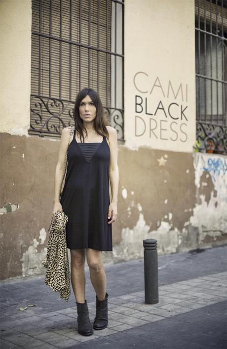 street style barbara crespo cami black dress hakei fashion blogger outfit blog de moda