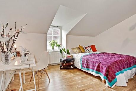 Estilo nórdico en un ático con buhardilla precioso!