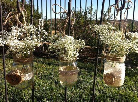 DECORACIÓN PARA LOS BANCOS DE LA BODA Decoración para el banco de la ceremonia