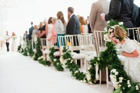 DECORACIÓN PARA LOS BANCOS DE LA BODA Decoración para el banco de la ceremonia