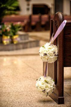 DECORACIÓN PARA LOS BANCOS DE LA BODA Decoración para el banco de la ceremonia