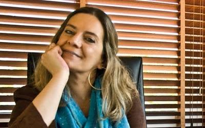 La última vuelta del scaife, de Mercedes Pinto Maldonado: Triple Reseña Enfrentada