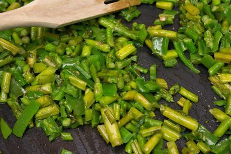 Raviolis de boletus con verduras en salsa de chorizo