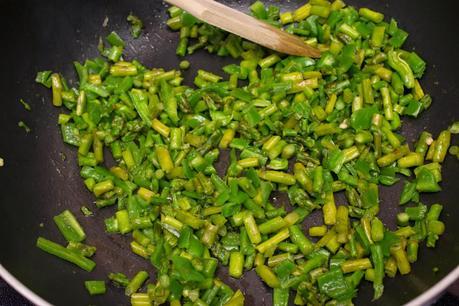 Raviolis de boletus con verduras en salsa de chorizo