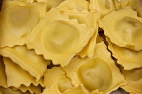 Raviolis de boletus con verduras en salsa de chorizo Raviolis de boletus con verduras en salsa de chorizo