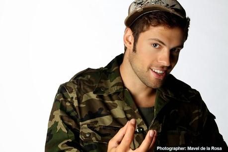 Discover the characteristics of military chic look