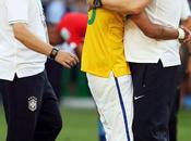 Scolari:"Neymar tiene muslo hinchado dicen tira"